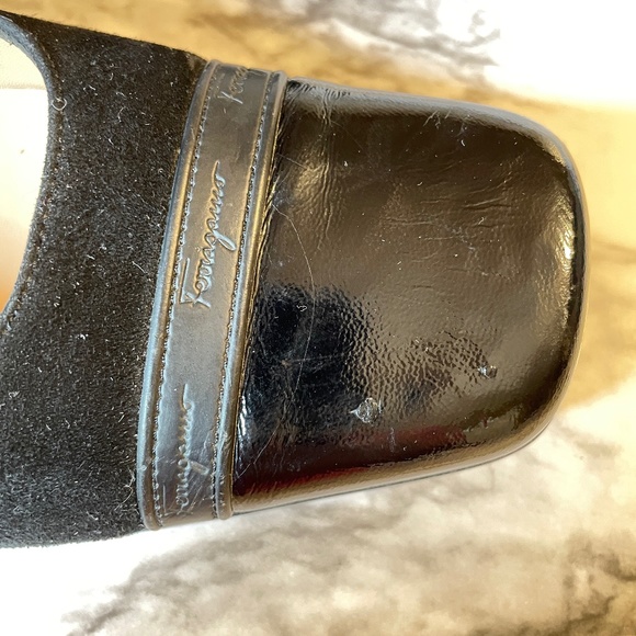 SALVATORE FERRAGAMO BOUTIQUE Black Suede & Patent Leather Pumps 8A - Picture 6 of 11